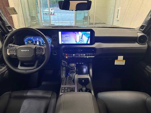 Certified 2025 Toyota Land Cruiser image 10