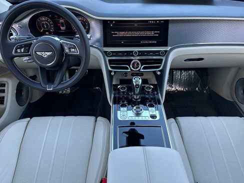 New 2026 Bentley Flying Spur Plug-In Hybrid AWD/4WD image 4