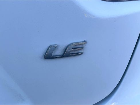 Used 2022 Toyota Corolla LE image 10