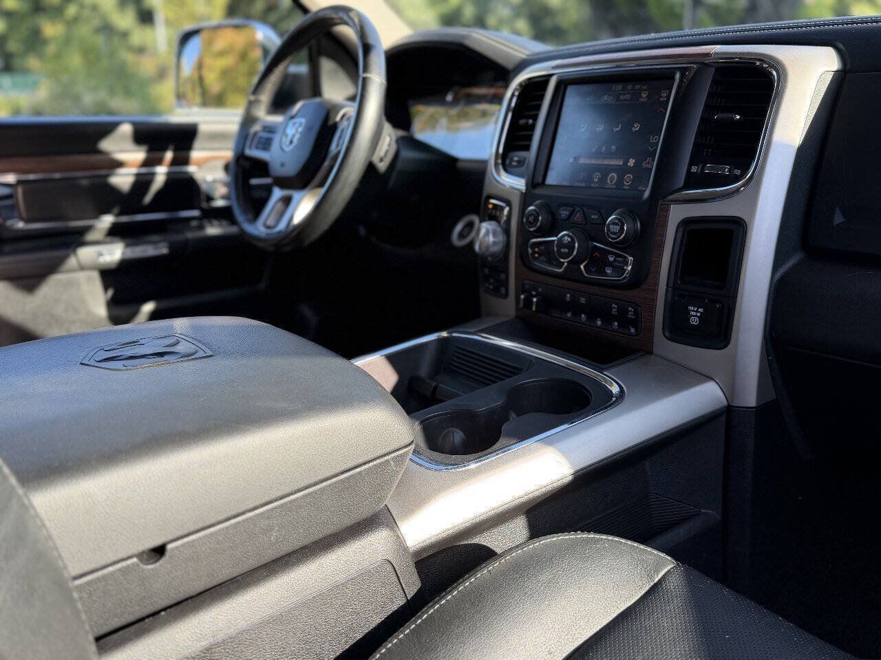 Used 2016 RAM 1500 Laramie w/ Convenience Group AWD/4WD image 19