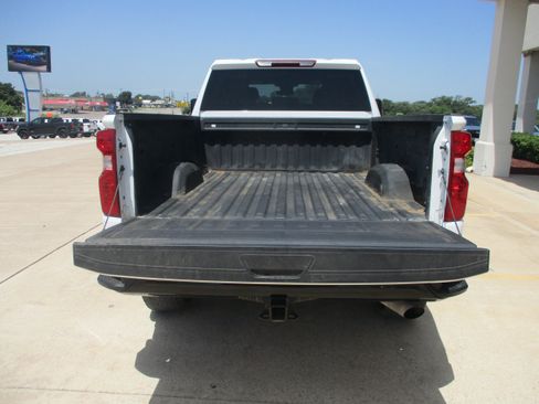 Used 2025 Chevrolet Silverado 2500 Custom w/ Custom Convenience Package AWD/4WD image 8