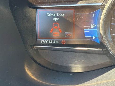 Used 2018 Ford Explorer Limited image 16