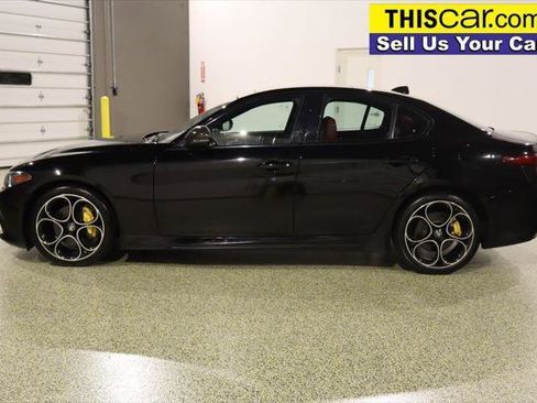 Used 2021 Alfa Romeo Giulia Ti Sport w/ Carbon Package AWD/4WD image 4
