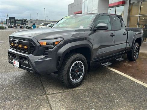 Certified 2024 Toyota Tacoma TRD Off-Road image 31