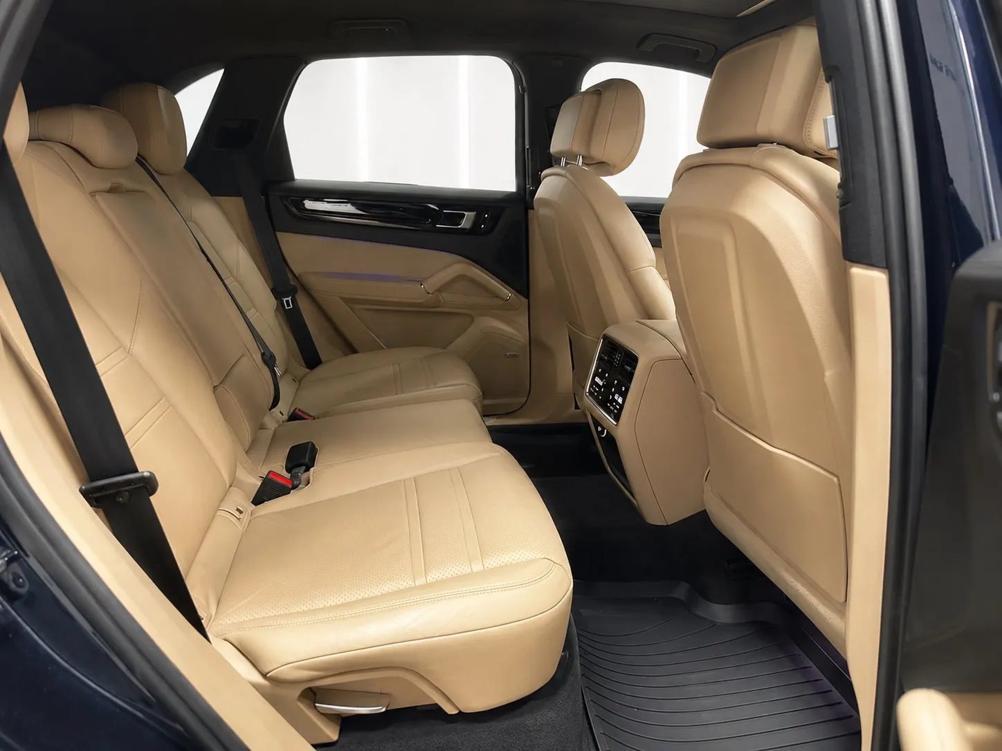 Used 2019 Porsche Cayenne AWD/4WD image 17