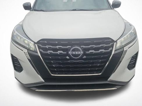 Certified 2024 Nissan Kicks SR w/ SR Premium Package FWD image 2