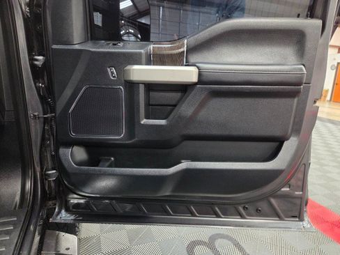 Used 2020 Ford F250 Lariat w/ Chrome Package image 49