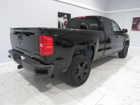 Used 2018 Chevrolet Silverado 1500 Custom w/ Custom Convenience Package AWD/4WD image 3