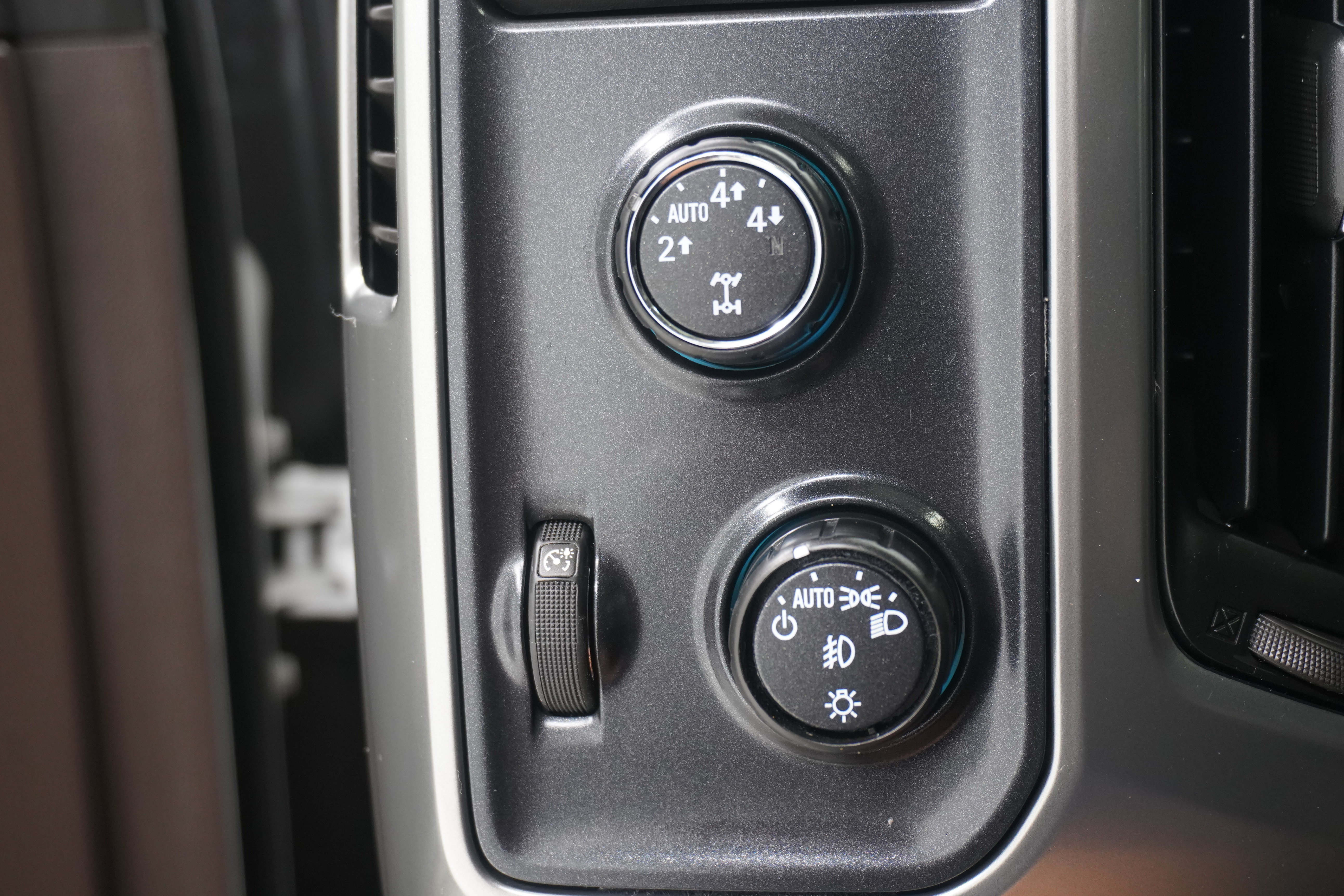 Used 2014 Chevrolet Silverado 1500 LTZ Z71 AWD/4WD image 19