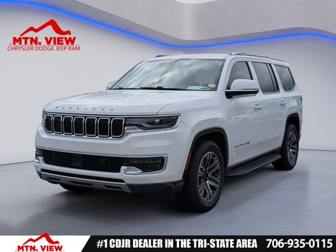 Used 2022 Jeep Wagoneer Series III w/ Rear Seat Video Group 1 AWD/4WD image 1