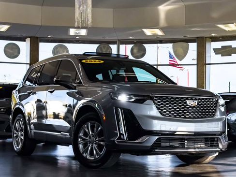 Used 2024 Cadillac XT6 Luxury image 1