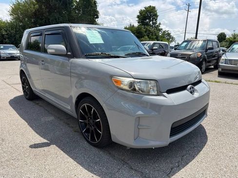 Used 2012 Scion xB FWD image 1