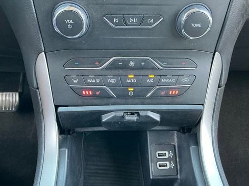 Used 2020 Ford Edge SEL FWD image 30