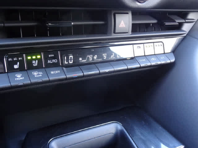 Used 2025 Toyota Crown Signia w/ Advanced Technology Package AWD/4WD image 34