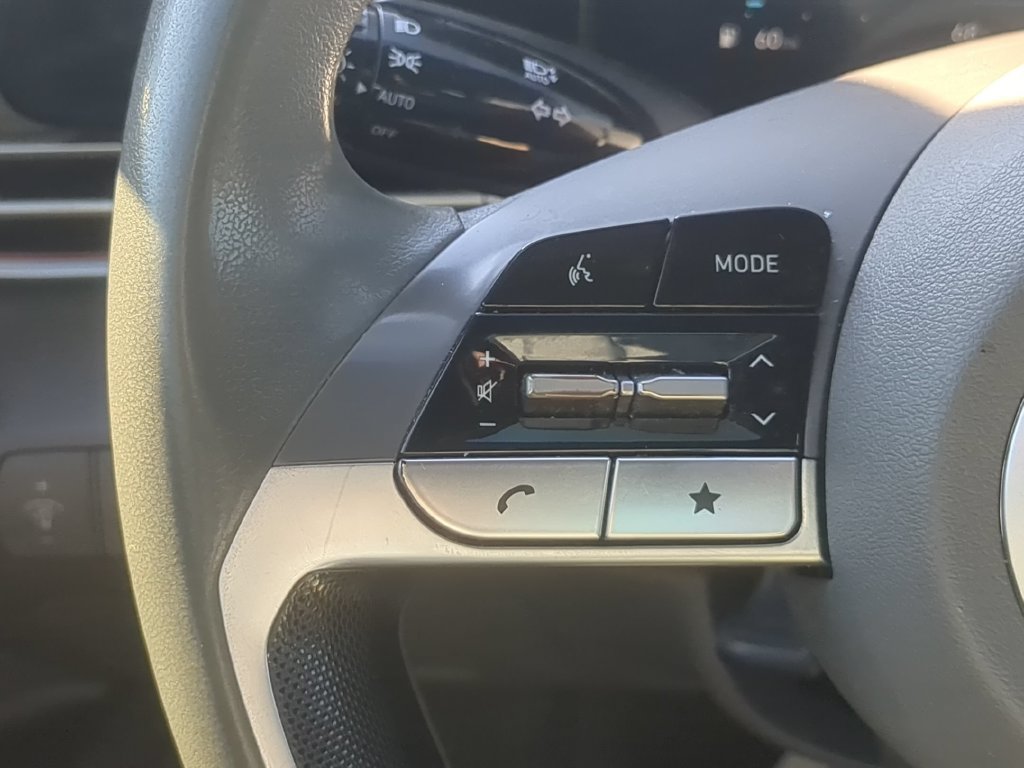 Used 2024 Hyundai Elantra SEL FWD image 14