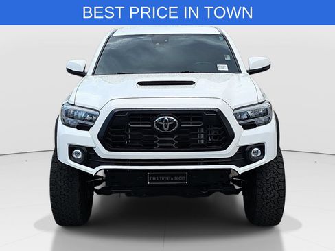 Used 2022 Toyota Tacoma TRD Sport w/ Technology Package AWD/4WD image 2