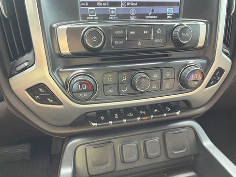 Used 2017 GMC Sierra 1500 SLT AWD/4WD image 33