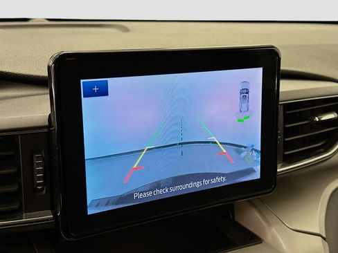 Used 2023 Ford Explorer XLT w/ Equipment Group 202A image 23