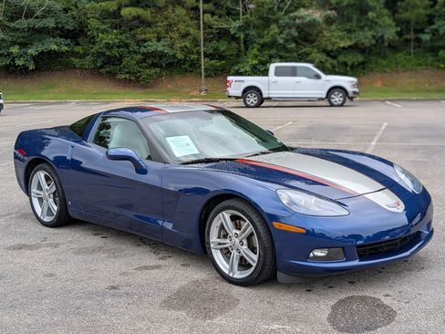 Used 2007 Chevrolet Corvette Coupe w/ Preferred Equipment Group RWD image 11