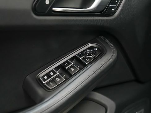 Used 2023 Porsche Macan GTS AWD/4WD image 23
