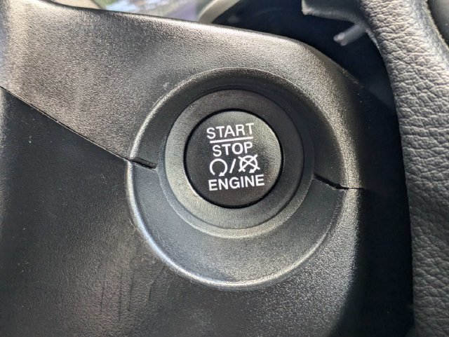 Used 2021 Jeep Compass Latitude AWD/4WD image 32