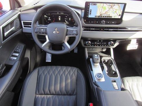 New 2025 Mitsubishi Outlander SEL AWD/4WD image 11