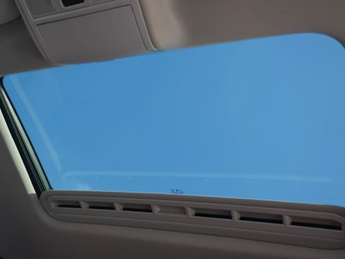 Used 2022 Volkswagen Passat 2.0T SE image 16