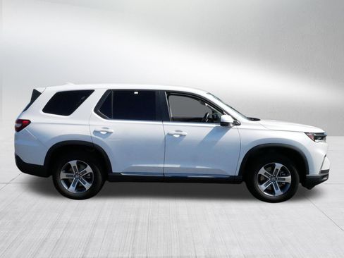 Used 2025 Honda Pilot EX-L image 8