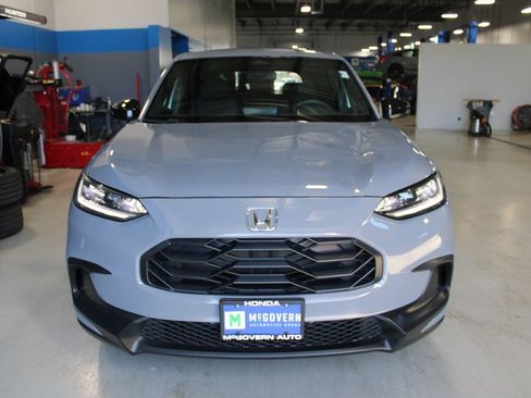 Used 2024 Honda HR-V Sport image 3