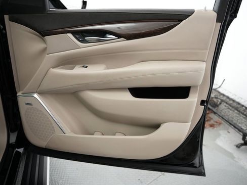 Used 2018 Cadillac Escalade Premium Luxury image 56