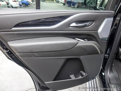 Used 2024 Cadillac Escalade V w/ LPO, ONYX Package image 24