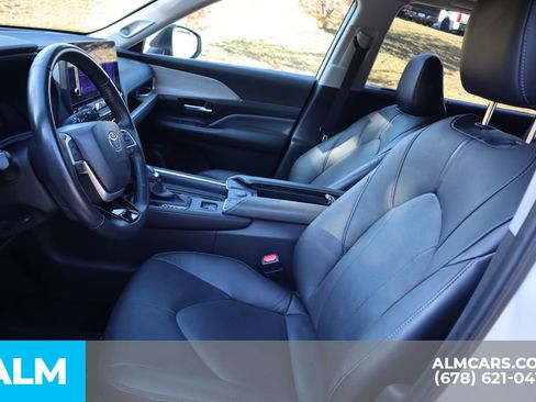 Used 2024 Toyota Grand Highlander Limited image 11