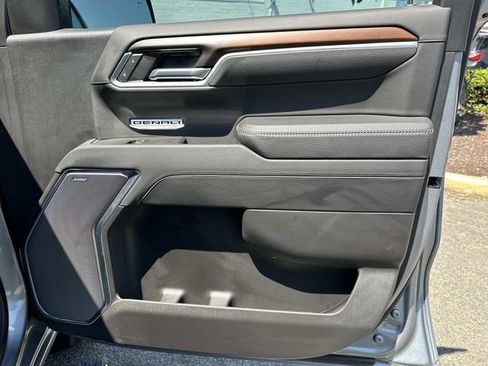 Used 2025 GMC Sierra 1500 Denali AWD/4WD image 9