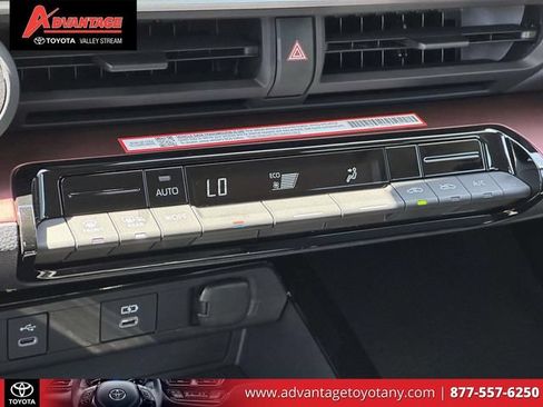 Certified 2025 Toyota Prius Plug-In Hybrid FWD image 33