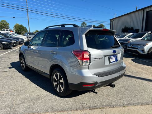 Used 2018 Subaru Forester 2.5i Premium w/ All-Weather Package image 8