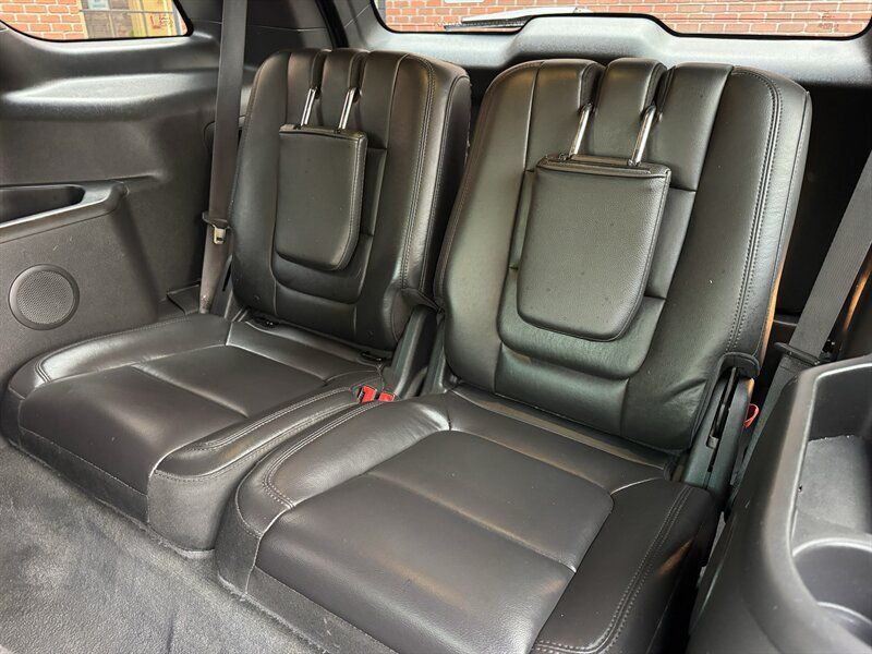 Used 2015 Ford Explorer XLT w/ Equipment Group 202A FWD image 19