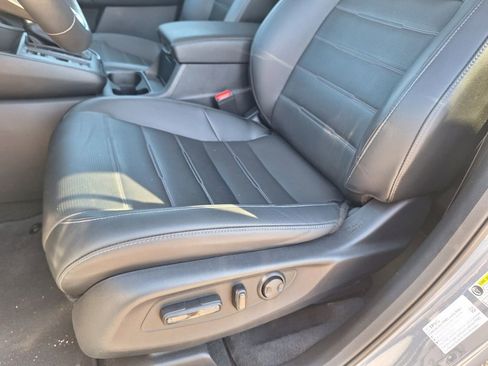 Used 2023 Honda CR-V EX-L image 9