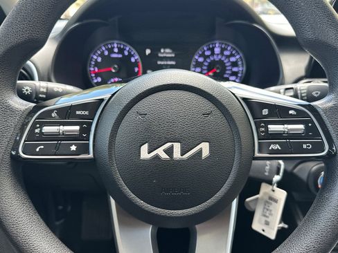 Used 2023 Kia Forte LXS image 21