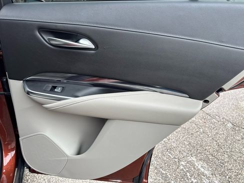 Used 2019 Cadillac XT4 Luxury w/ Cold Weather Package image 25