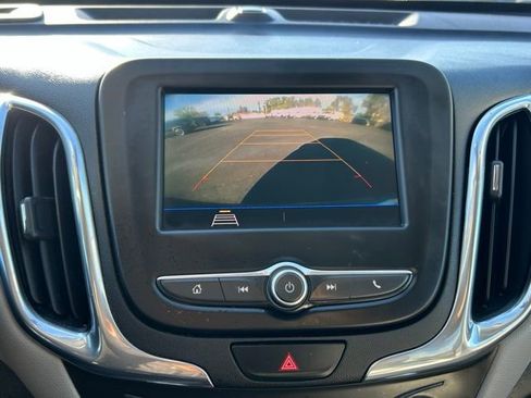 Used 2020 Chevrolet Equinox LS w/ LS Convenience Package image 24