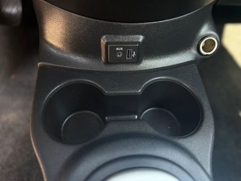 Used 2018 Nissan Versa SV image 22