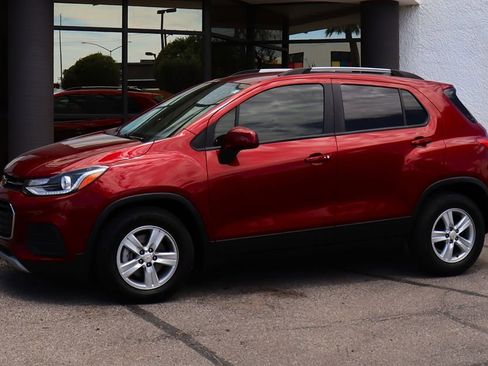 Used 2022 Chevrolet Trax LT w/ LT Convenience Package FWD image 7
