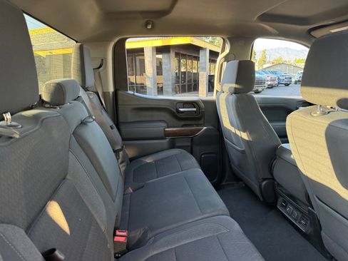 Used 2022 GMC Sierra 1500 Elevation image 17