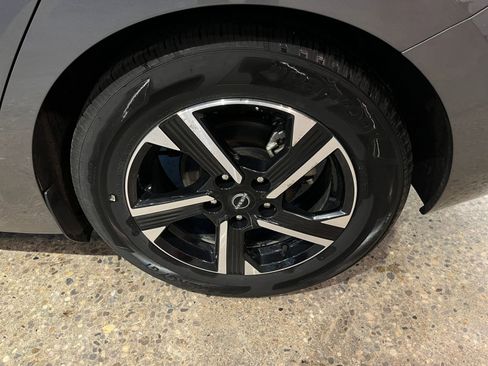 Used 2025 Nissan Sentra SV image 31