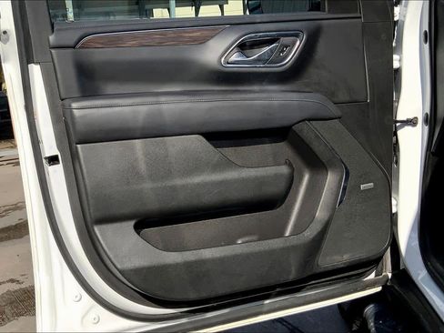 Used 2021 Chevrolet Tahoe Z71 w/ Rear Media and Nav Package image 19