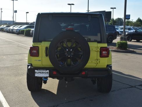 Used 2023 Jeep Wrangler Unlimited Sahara w/ Cold Weather Group AWD/4WD image 6