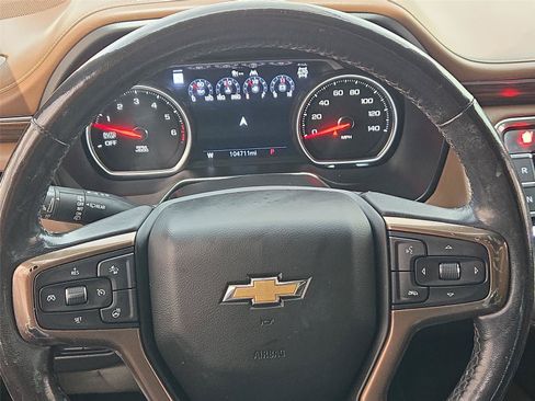 Used 2021 Chevrolet Suburban High Country w/ Premium Package AWD/4WD image 17