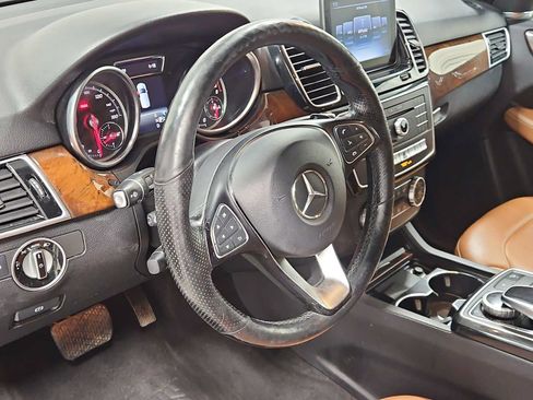 Used 2018 Mercedes-Benz GLE 350 4MATIC image 2