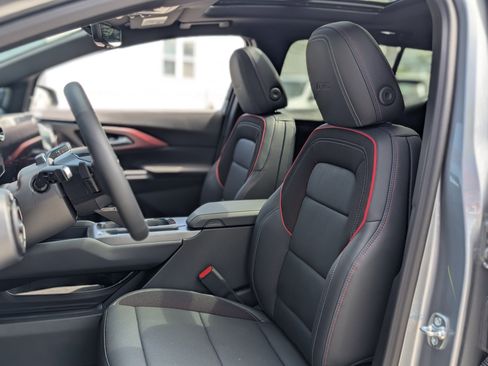 New 2025 Chevrolet Equinox EV RS image 26