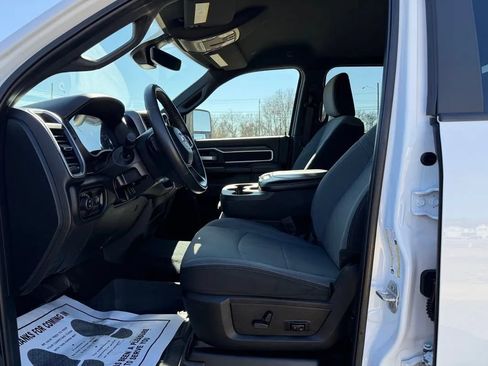 Used 2024 RAM 2500 Big Horn AWD/4WD image 15